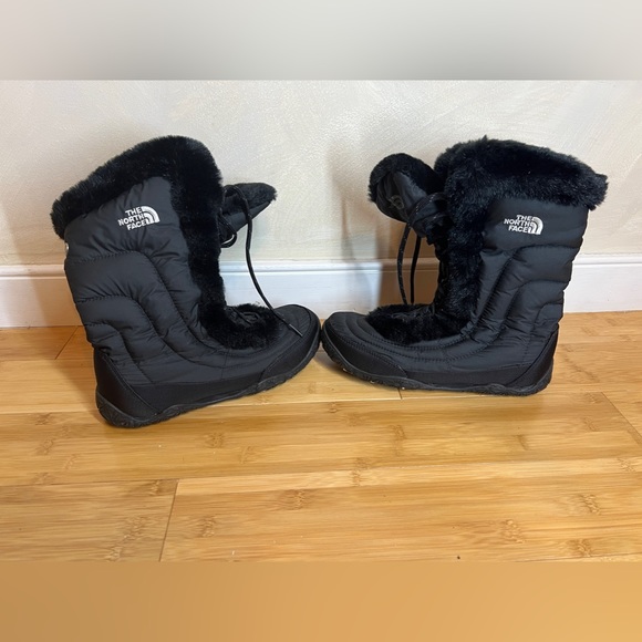 The North Face Goose Down Insulated Lace Up Black boots US Size 7 EUR38| Women - Picture 4 of 16